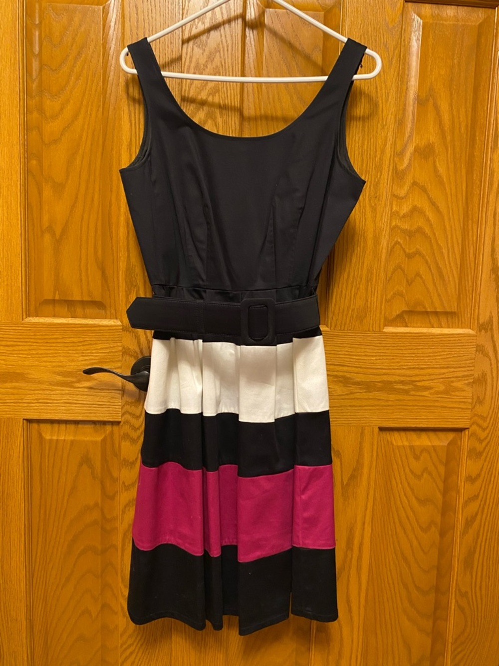 Worthington Sleeveless Colorblock Midi Dress in Black, White & Magenta